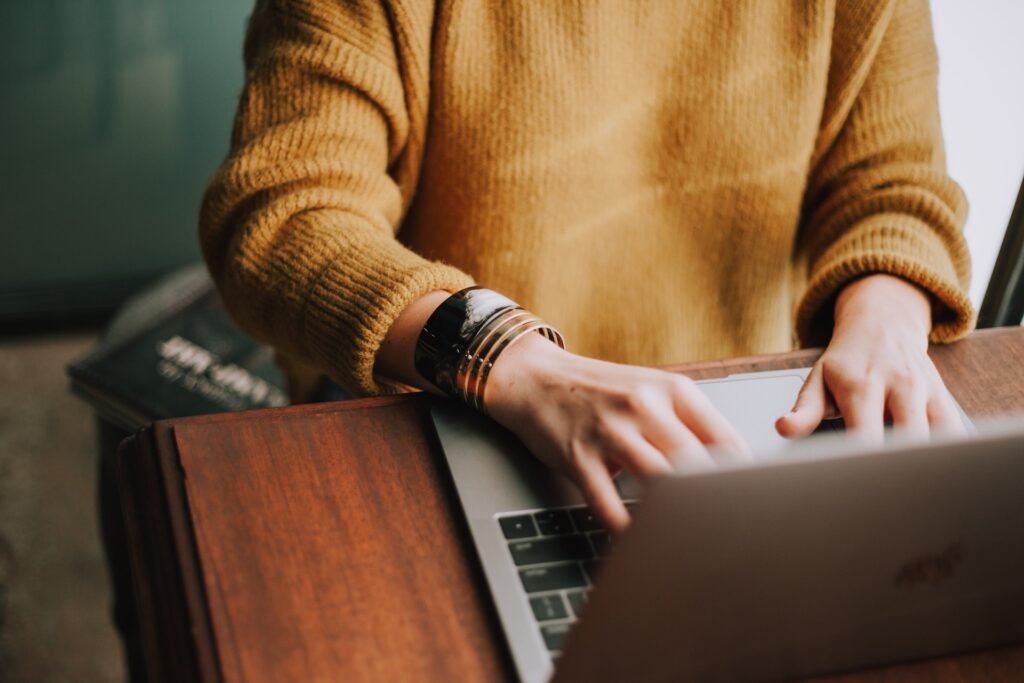 Image of remote recruitment connecting UK businesses with South African professionals for cost-effective hiring.
